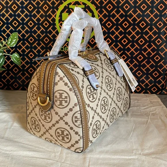 New,✨ T monogram jacquard duffle bag - Picture 3 of 16